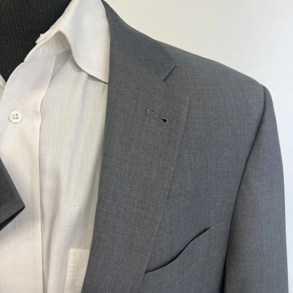 Jos A Bank Signature Suit Mens 42R 34x31 Gray Wool Silk Tailored Fit 2 Piece